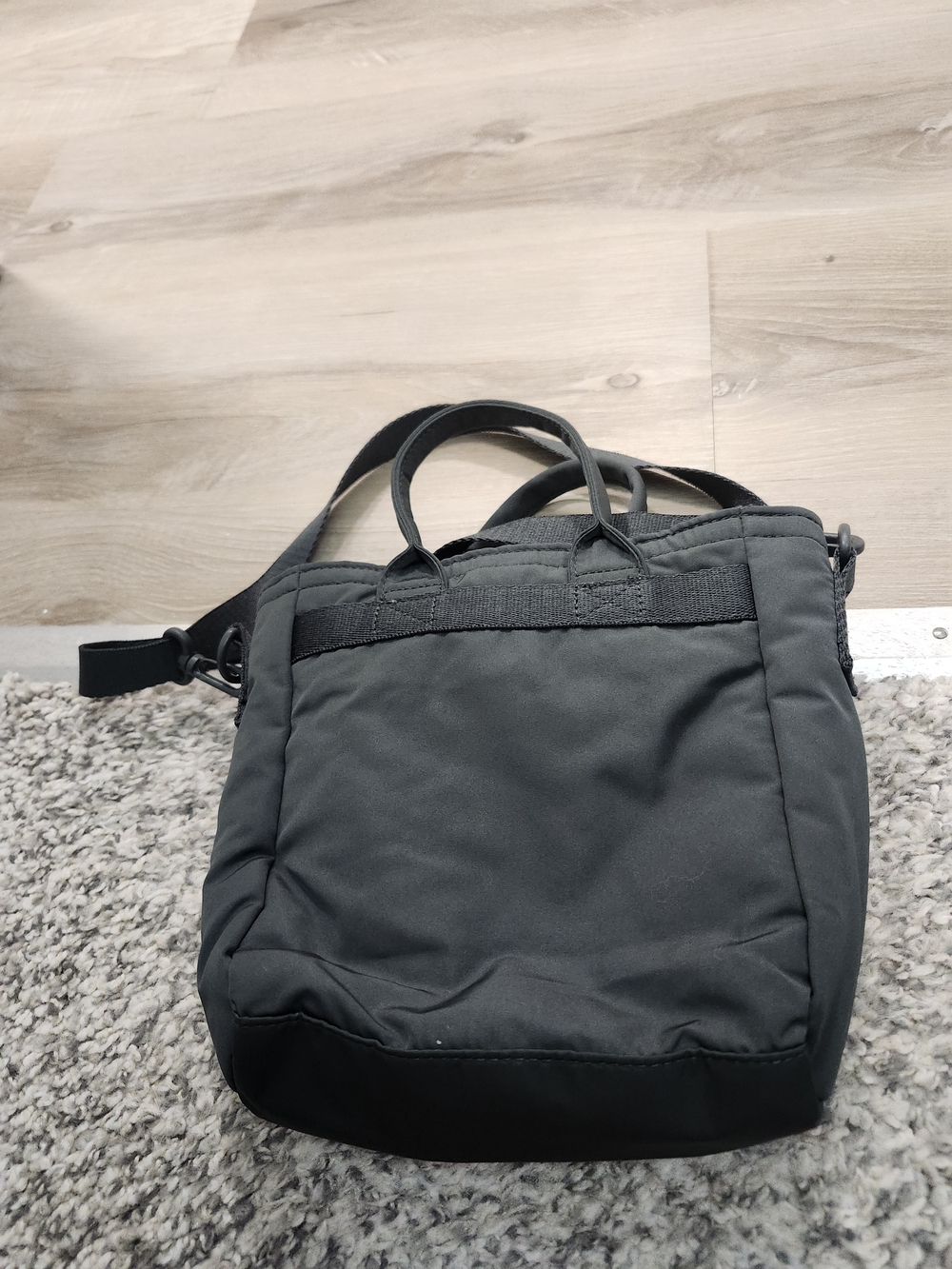 Uniqlo Dark Blue Bag - Picture 2 of 2